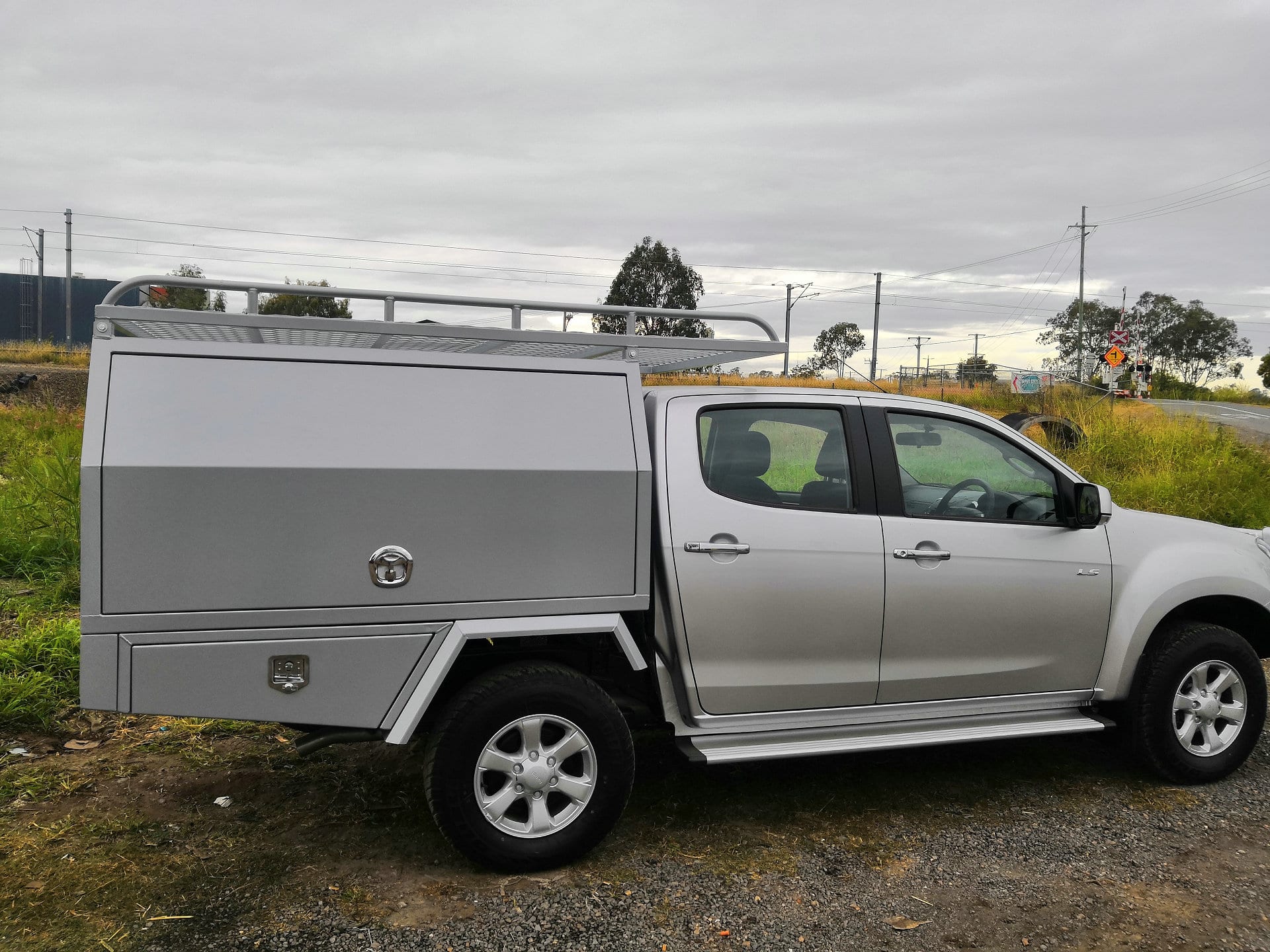 Isuzu DMax MW Toolbox Canopy and Trailer Centre
